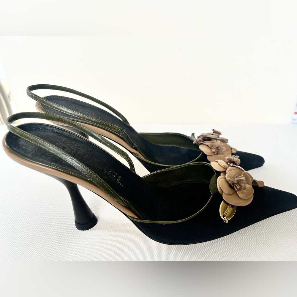 Vintage CHANEL Camellia Slingback Heels  Black Linen Tan Olive Leather Flower - Picture 3 of 15